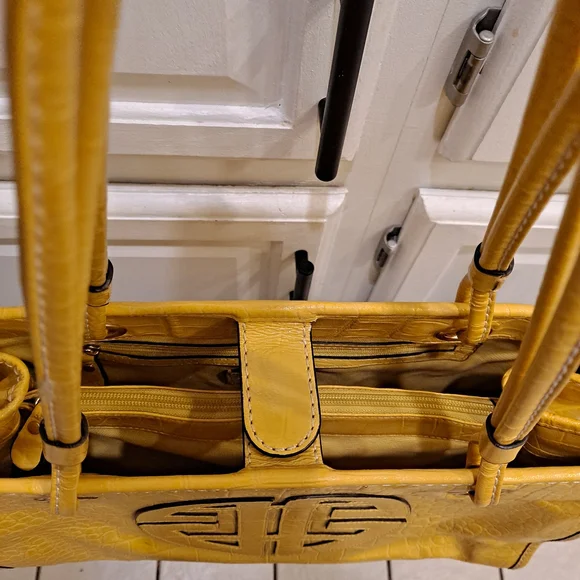 ANTONIO MELANI Vintage Yellow Faux Leather Croc Embossed Shoulder Tote Bag - Picture 10 of 10